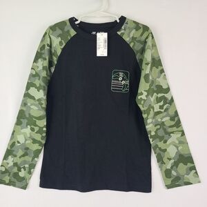 The Childrens Place Boys Long Sleeve Black Camo Gaming T-Shirt Sz S MSRP $20